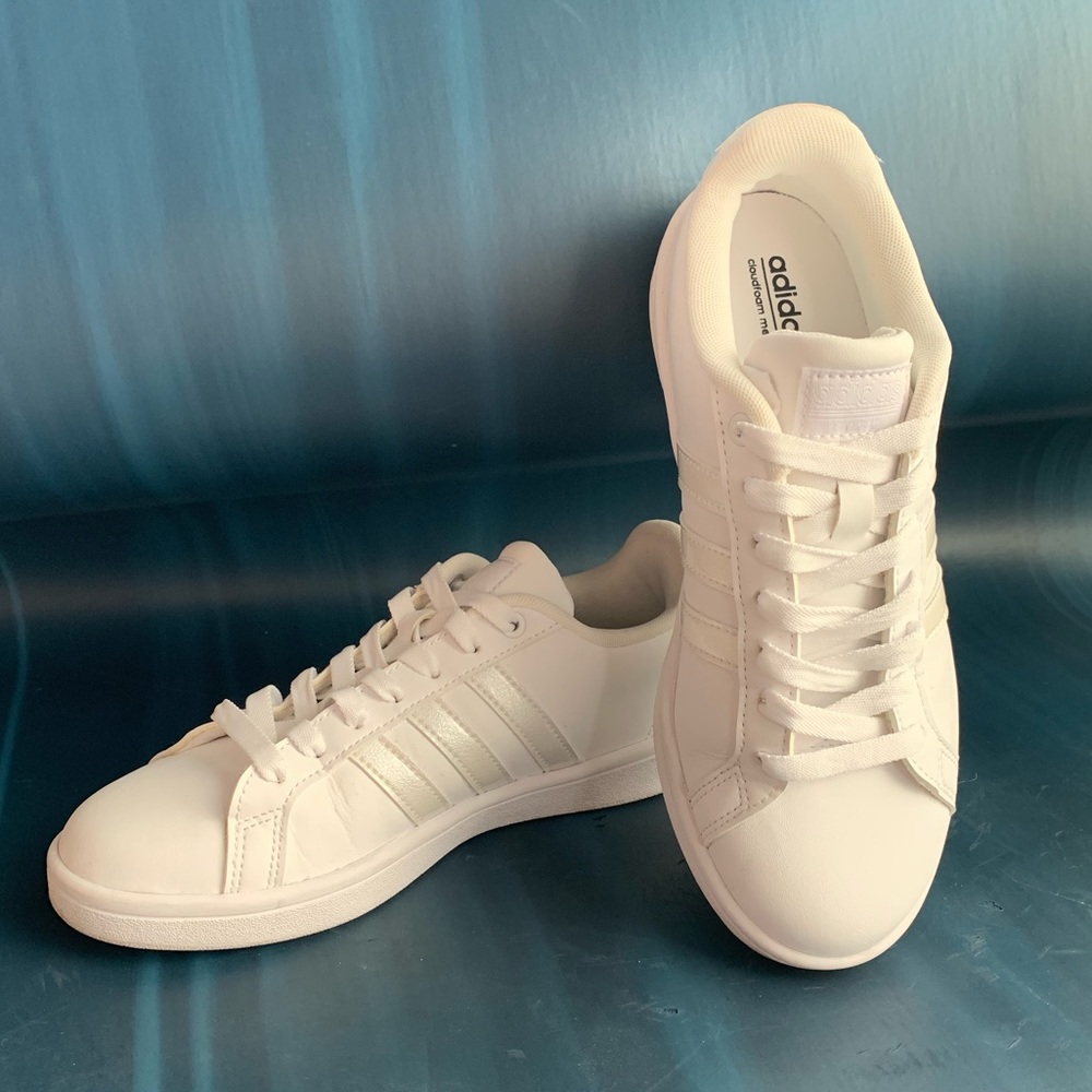 ADIDAS white cloudfoam advantage iridescent detail